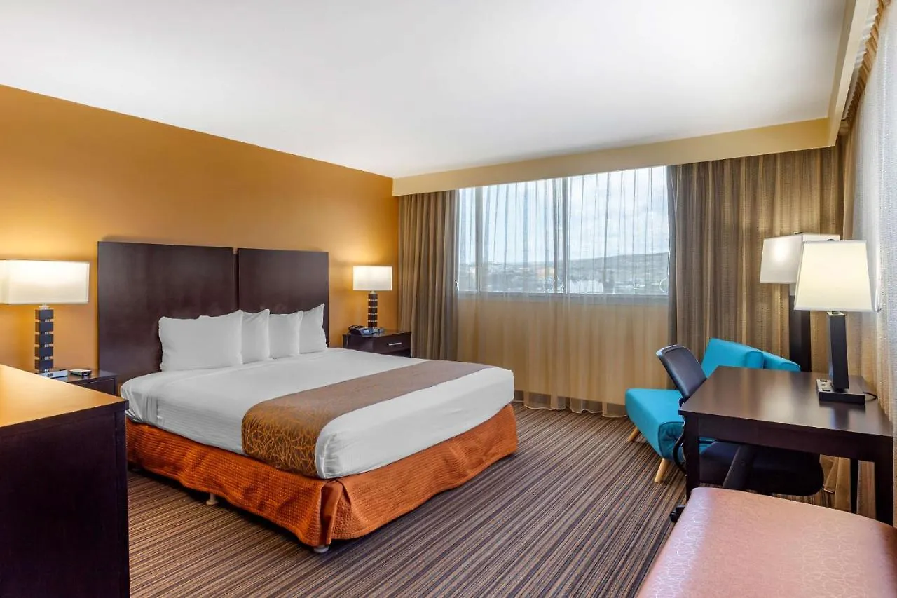 Best Western The Plaza Hotel Honolulu Airport - Free Breakfast