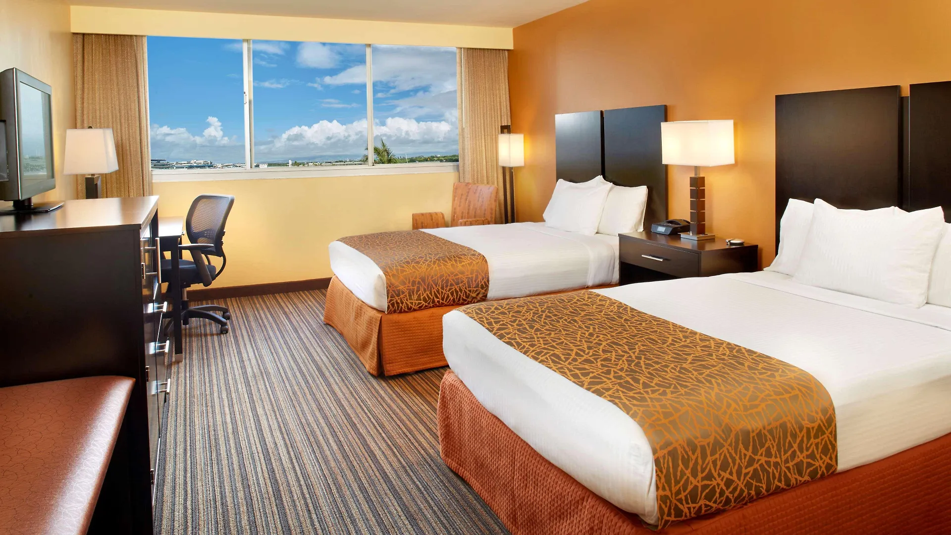 ***  Best Western The Plaza Hotel Honolulu Airport - Free Breakfast США