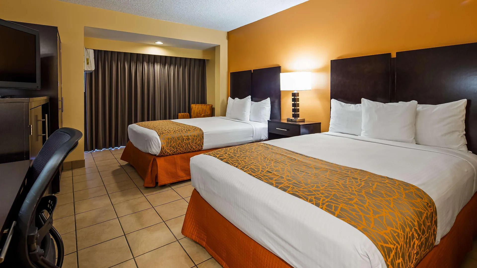 Best Western The Plaza Hotel Honolulu Airport - Free Breakfast 3*,  США