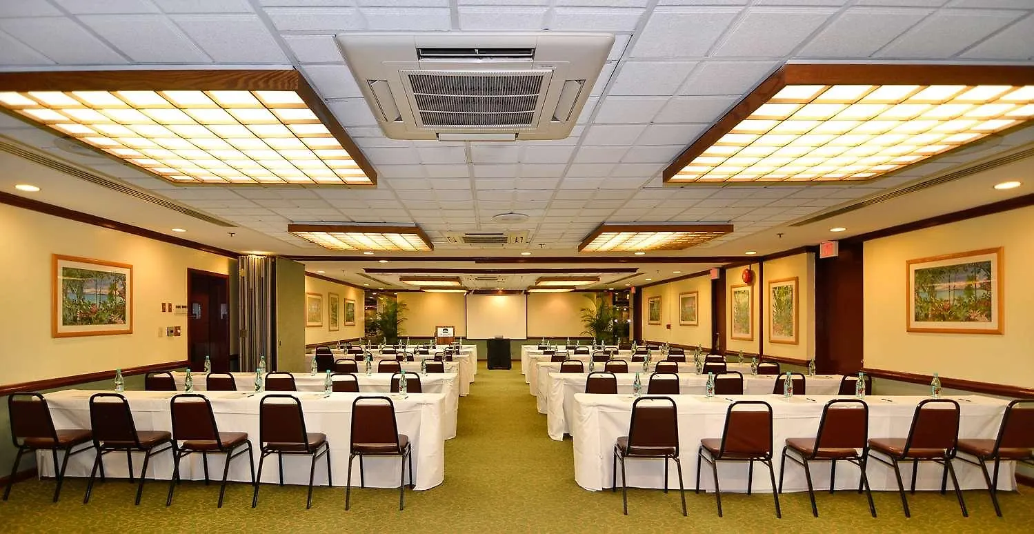 Best Western The Plaza Hotel Honolulu Airport - Free Breakfast